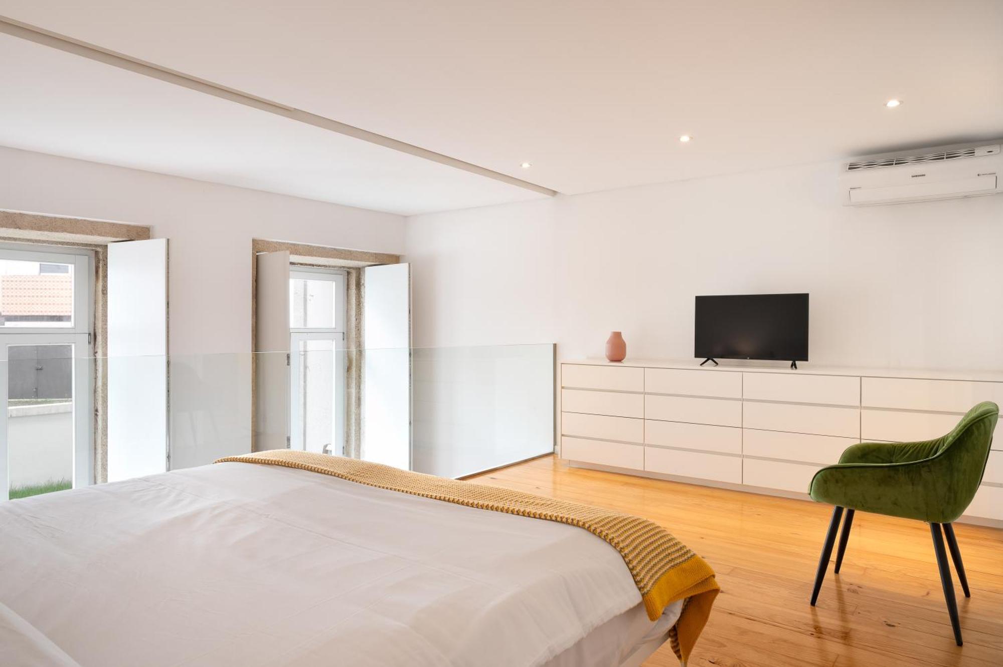 Апартаменты Oporto Near Garden Номер фото